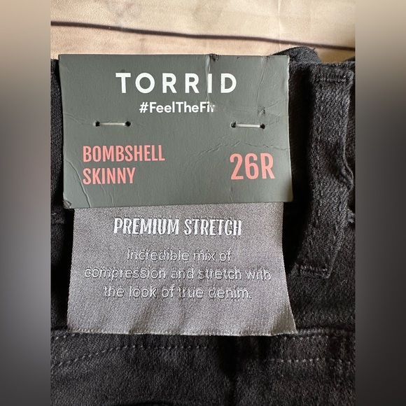 Torrid Bombshells Curvy jeans Distressed Skinny woman’s plus 24 R High Rise - Picture 4 of 11